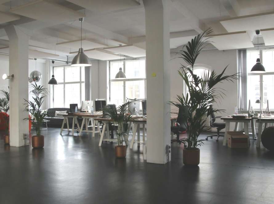 Modern vs Contemporary Office Design